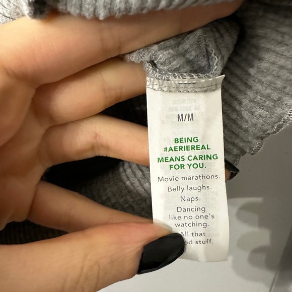 096. Aerie Gray Ribbed Crop Top - Picture 2 of 2